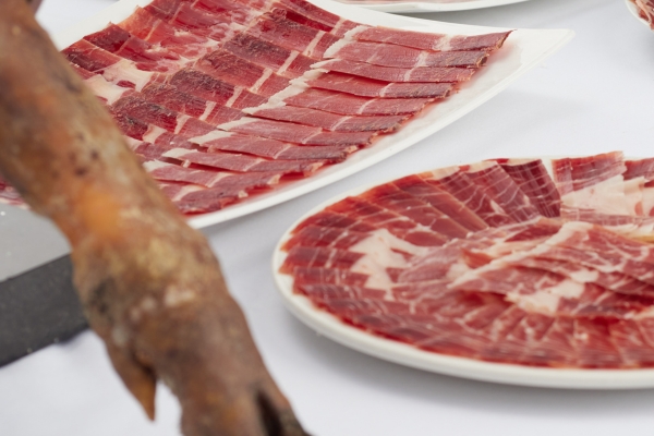 Beneficios de Comprar Jamón Ibérico en Lonchas
