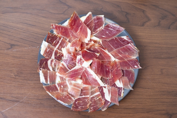 Diferencia entre jamón ibérico y serrano en 30 segundos